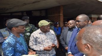 Chimulirenji visits victims of Blantyre market fire