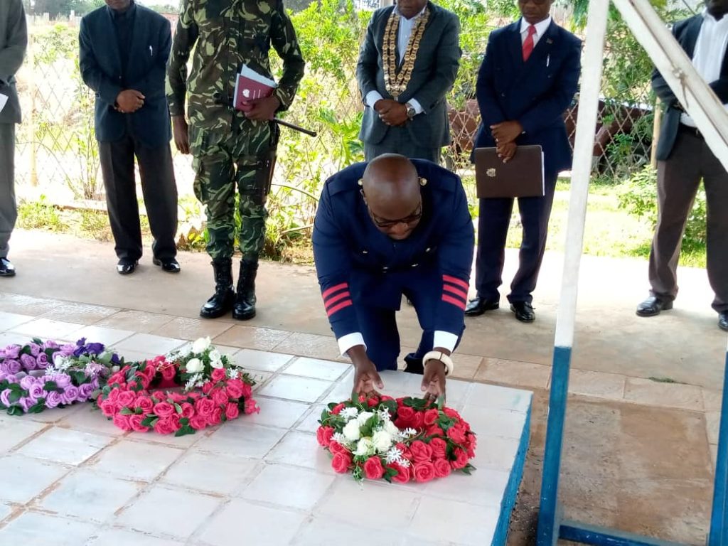 Mtambo lays wreath at Chakufwa Chihana grave; holds interface with July ...