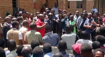 Mtambo Applauds AIP Sales Clerk in Karonga for Integrity