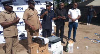 Police Sacco donates to Zalewa Roadblock