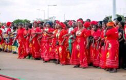 UTM supporters gather at airport to welcome the President, chant “Boma ndi Lomweli”