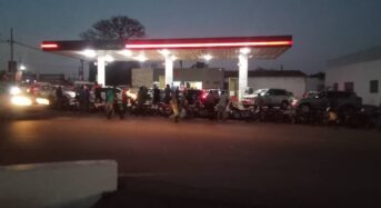 Diplomats join fuel queues amid Malawi’s worsening crisis